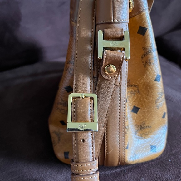 MCM MADE IN GERMANY BUCKET BAG - Picture 11 of 13